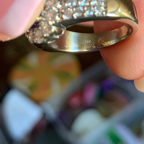 14k White Gold Tanzanite and Diamond Ring - Picture 3 of 6